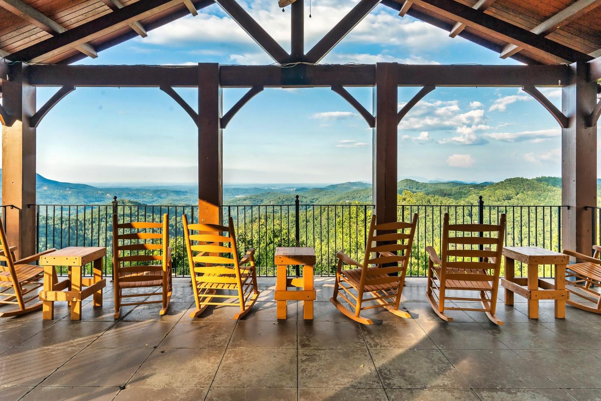 Epic Mountain Views, Hot Tub, Game Room, Sleeps 10 Sevierville Zewnętrze zdjęcie