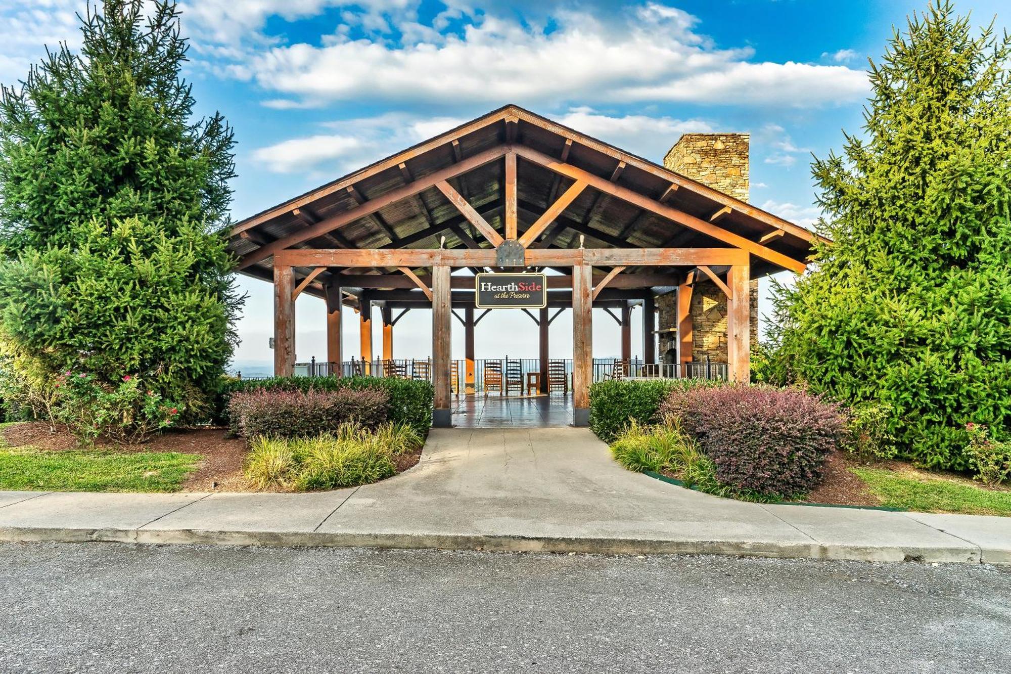 Epic Mountain Views, Hot Tub, Game Room, Sleeps 10 Sevierville Zewnętrze zdjęcie