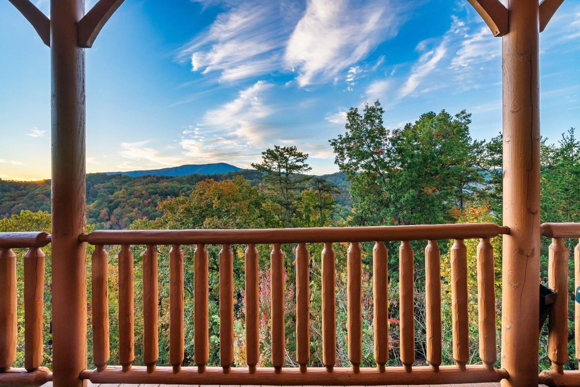 Epic Mountain Views, Hot Tub, Game Room, Sleeps 10 Sevierville Zewnętrze zdjęcie